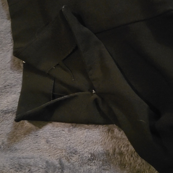Monteau Scalloped Black Shorts - Picture 3 of 4